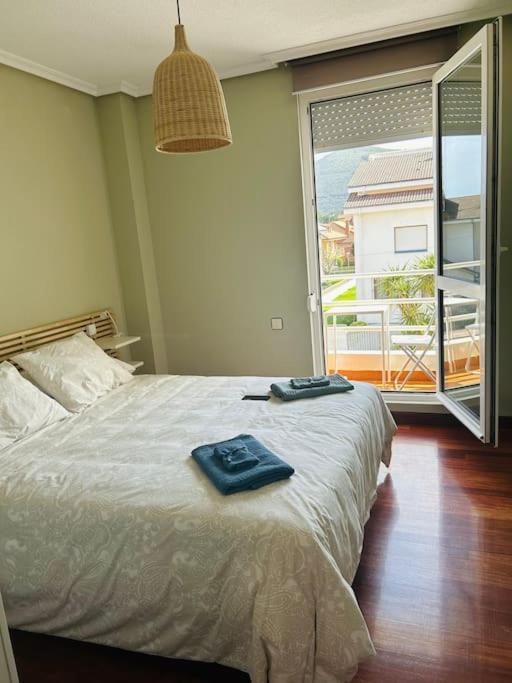 Playa De Berria -Apartamento Con Piscina Y Vistas Al Mar ซานโตญา ภายนอก รูปภาพ