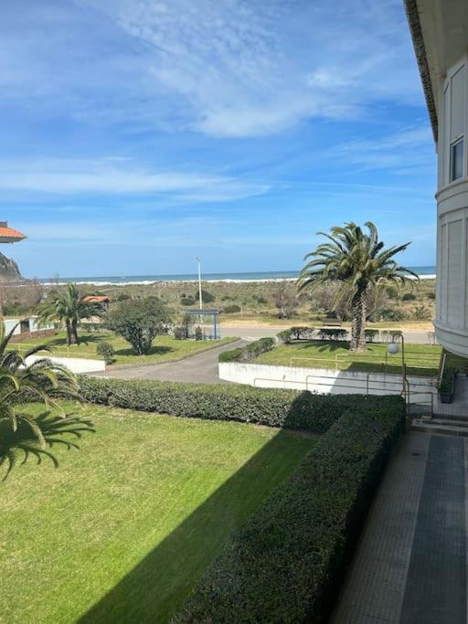 Playa De Berria -Apartamento Con Piscina Y Vistas Al Mar ซานโตญา ภายนอก รูปภาพ