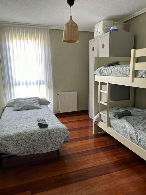Playa De Berria -Apartamento Con Piscina Y Vistas Al Mar ซานโตญา ภายนอก รูปภาพ